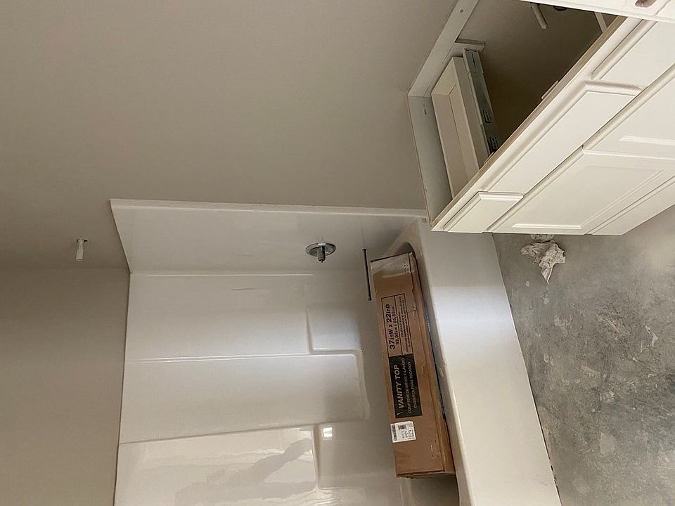 2nd image of 2813 Joshua St