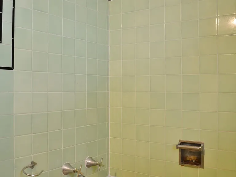 2559 Dellwood Ave — Photo 19