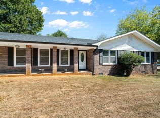 27 Magnolia Dr, Cartersville, GA 30121
