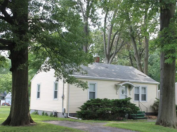 920 E Main St, Greenville, IL 62246