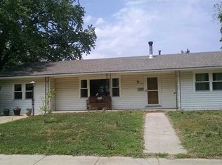 422 W 2nd St, Halstead, KS 67056