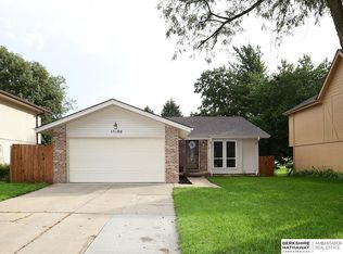 15180 R St, Omaha, NE 68137