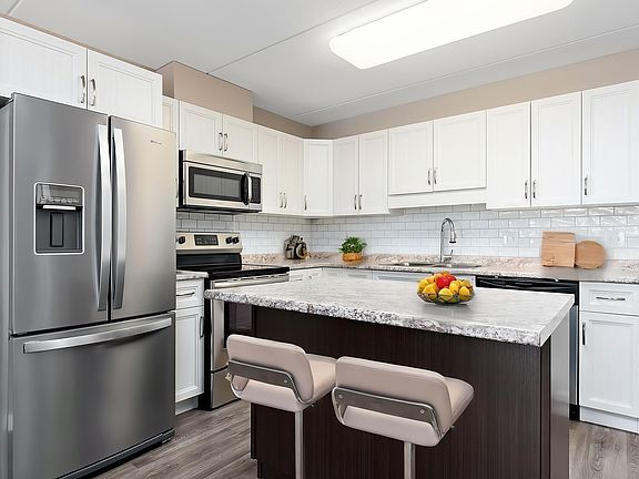 2nd image of 4002 47th St #206