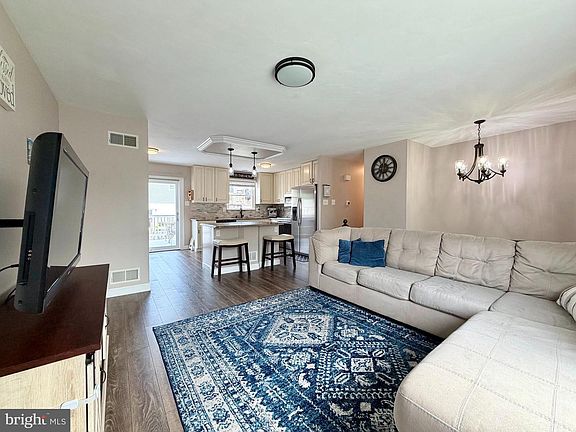 5th image of 107 Walden Way