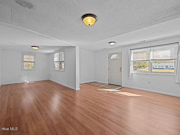 2nd image of 104 Glenburnie Dr