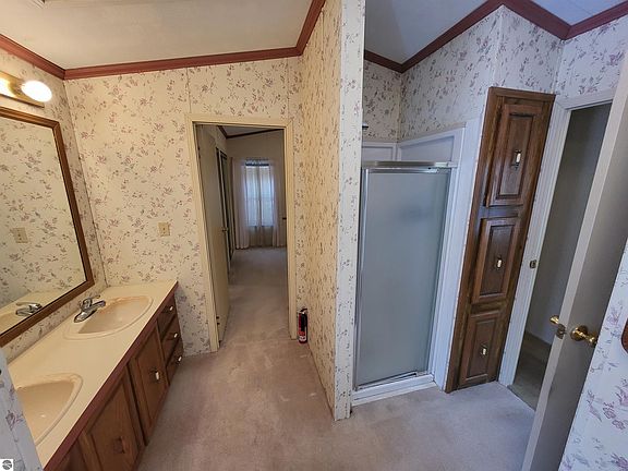5th image of 9226 Elsie Ave
