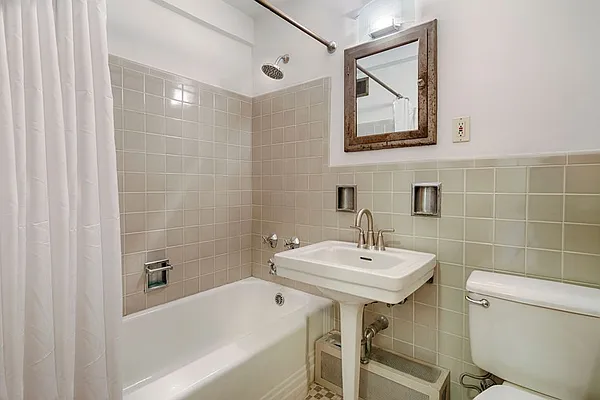 Sold by Rolling Stone Realty LLC | media 5