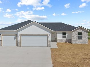 416 Beaver Tail Rd, Ash Grove, MO 65604
