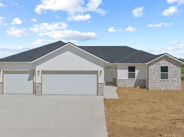 416 Beaver Tail Road, Ash Grove, MO 65604