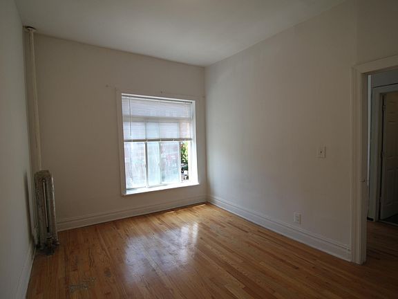 5th image of 2309 N Milwaukee Ave APT 4-1