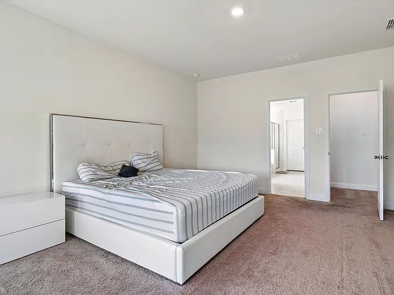 933 Brock Dr — Photo 13