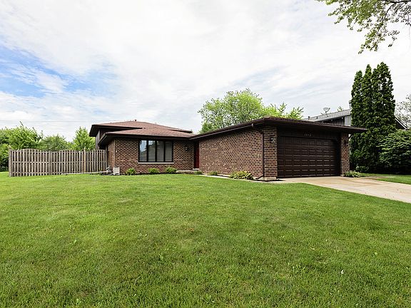 2nd image of 2642 Brewer Ln