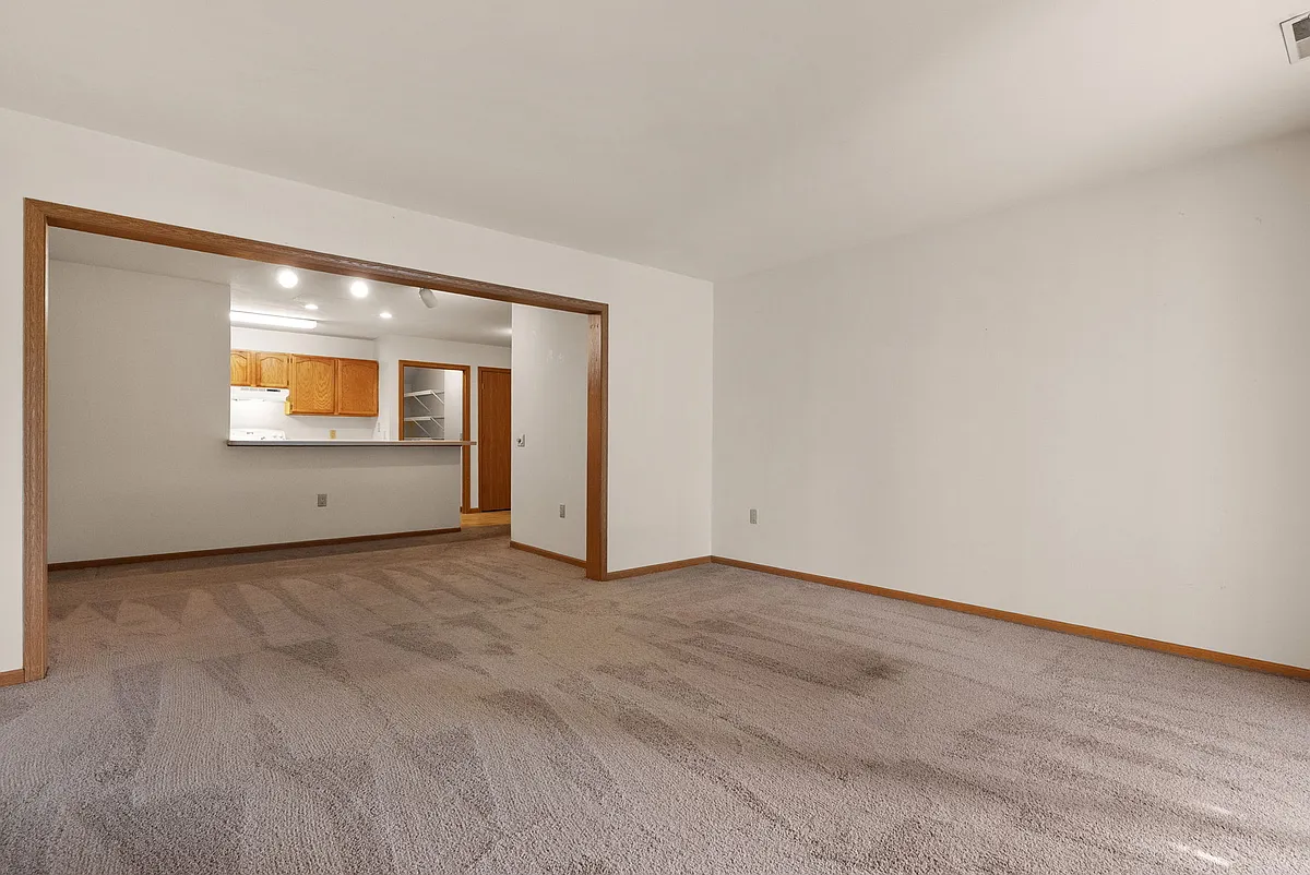 Building Photo - 3225 Stonecreek Dr #4