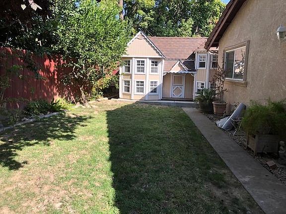 2nd image of 133 Mulberry Cir
