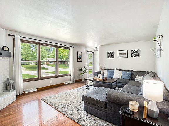 5th image of 396 Kimber Ln