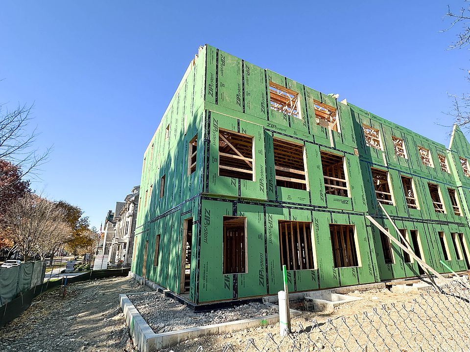 1st image of 111 N Columbia St