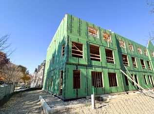 111 N Columbia St, Naperville, IL 60540