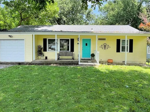 5613 Walmer St, Mission, KS 66202