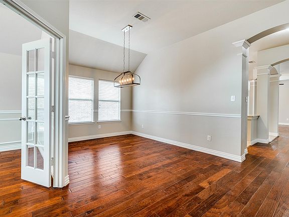 4th image of 5204 Birchwood Dr