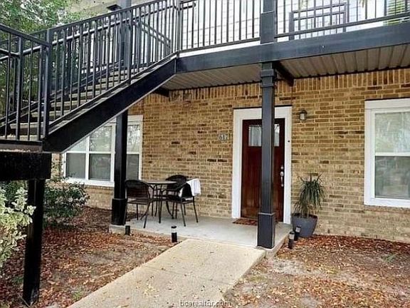 2nd image of 1725 Harvey Mitchell Pkwy S APT 617