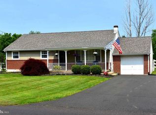 11 Schoolhouse Rd, Sellersville, PA 18960