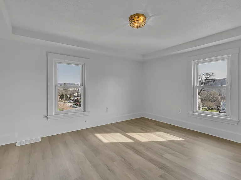 81 Beaver St — Photo 13
