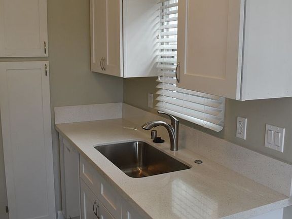 3rd image of 4720 Pescadero Ave