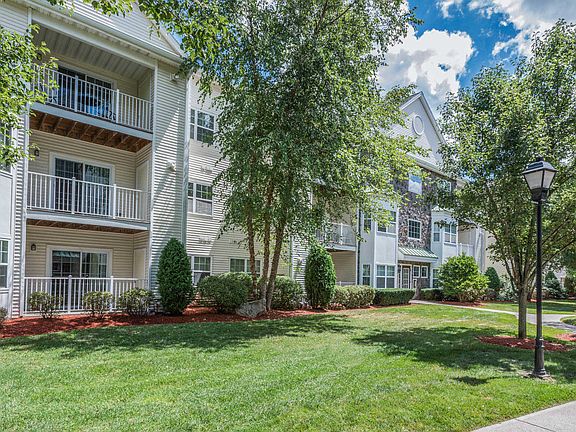 Heritage at Stone Ridge Apartments Building