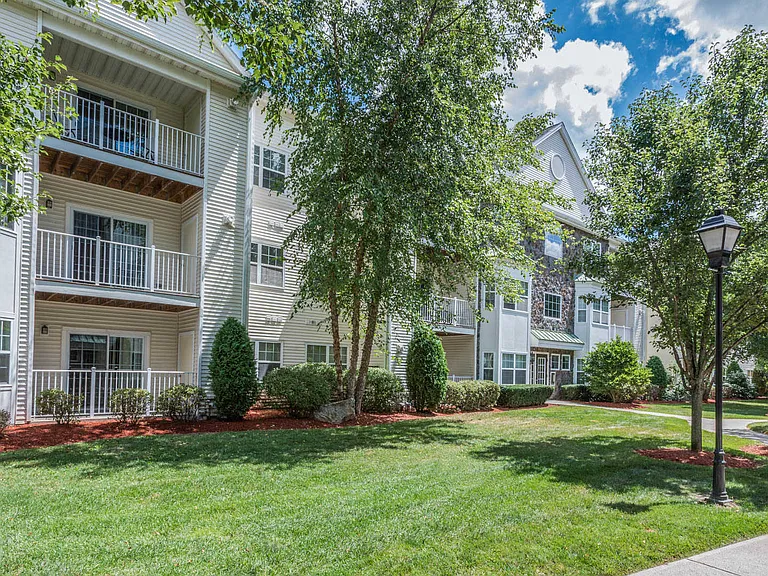 Heritage at Stone Ridge Apartments Building