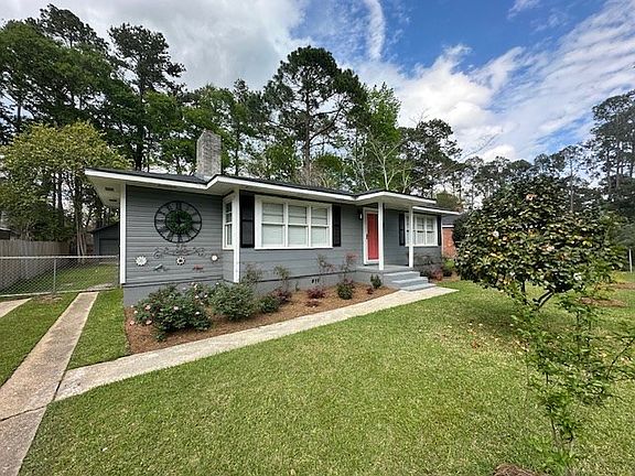4th image of 404 Canna Dr