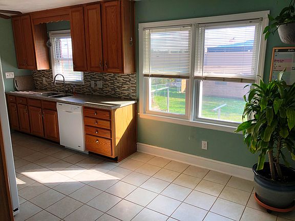 5th image of 1532 Longview Ave