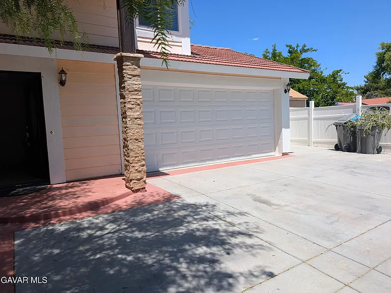 239 Katherine Ct — Photo 6