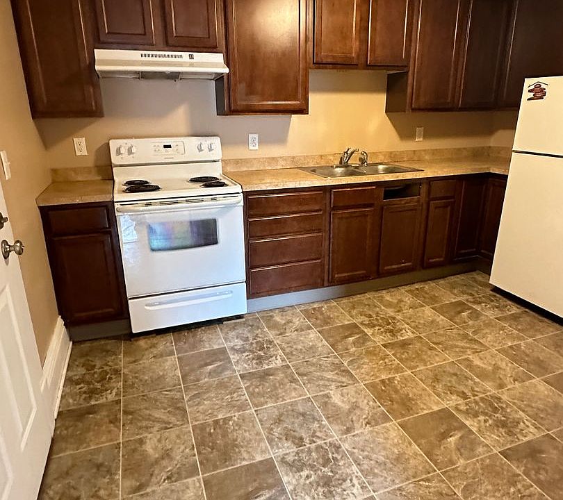 1st image of 3200 Bloomington Ave APT 3