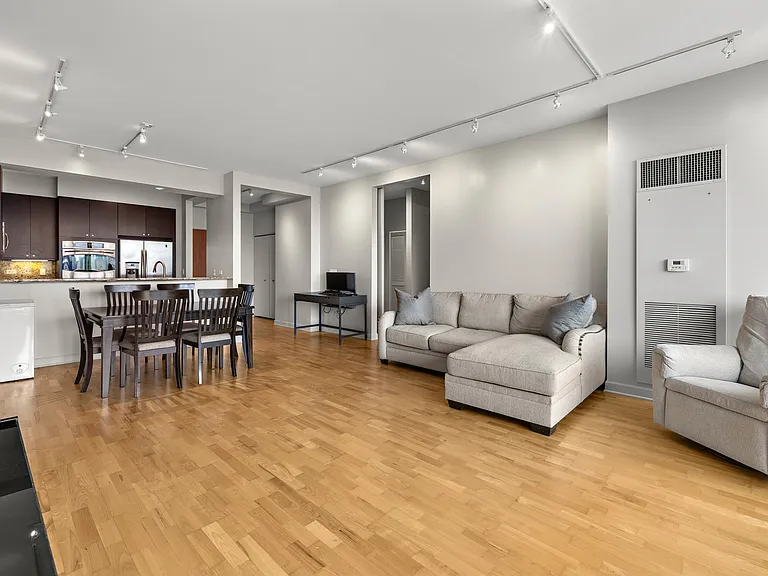 1211 S Prairie Ave #3205 — Photo 2