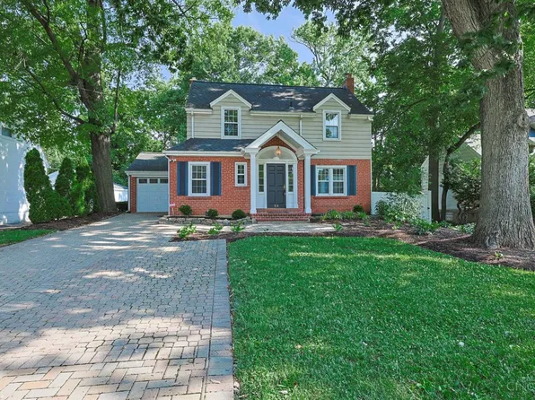34 Forest Ave, Wyoming, OH 45215