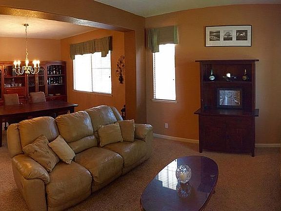 5th image of 586 Stoneygate Dr