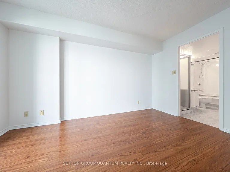 10 Yonge St #2113 — Photo 14