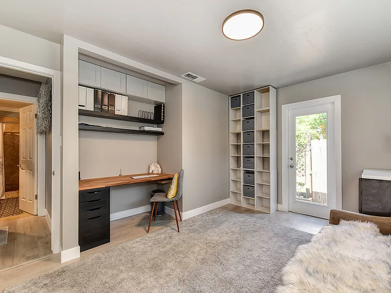 3945 Orange Grove Ave — Photo 35