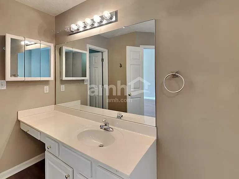 1300 Wilkes Crest Dr — Photo 10