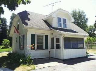 290 Chalford Rd, Greece, NY 14616