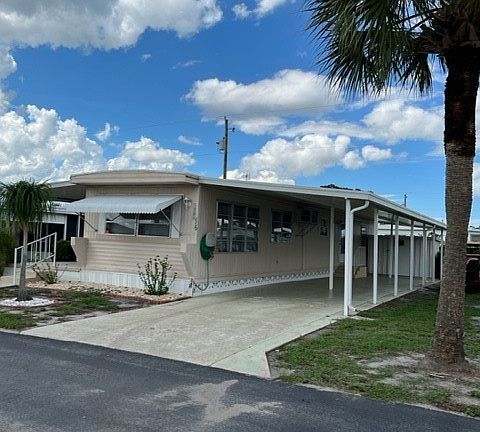 3rd image of 3020 Wisconsin Dr