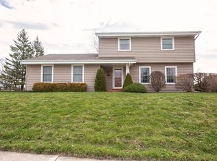 9384 S 35th St, Franklin, WI 53132