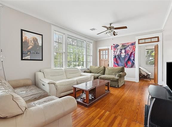 3rd image of 2840 Palmer Ave