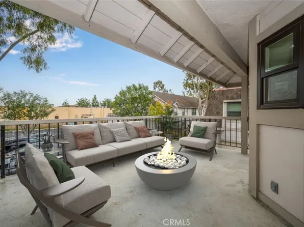 9051 Brownstone Cir, Cypress, CA 90630