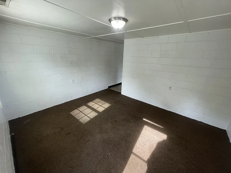 1119 Gregg St — Photo 4