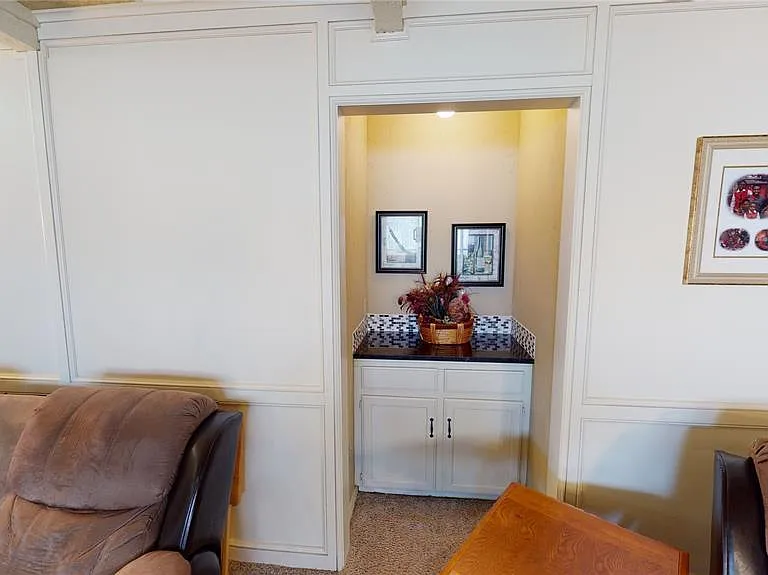 2408 W Boston St — Photo 12
