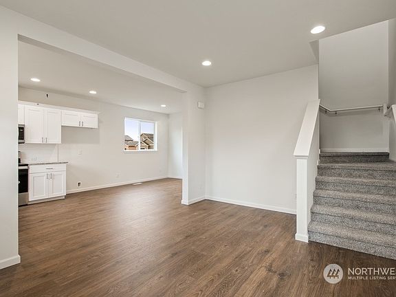 4th image of 14367 100th Avenue SE #284