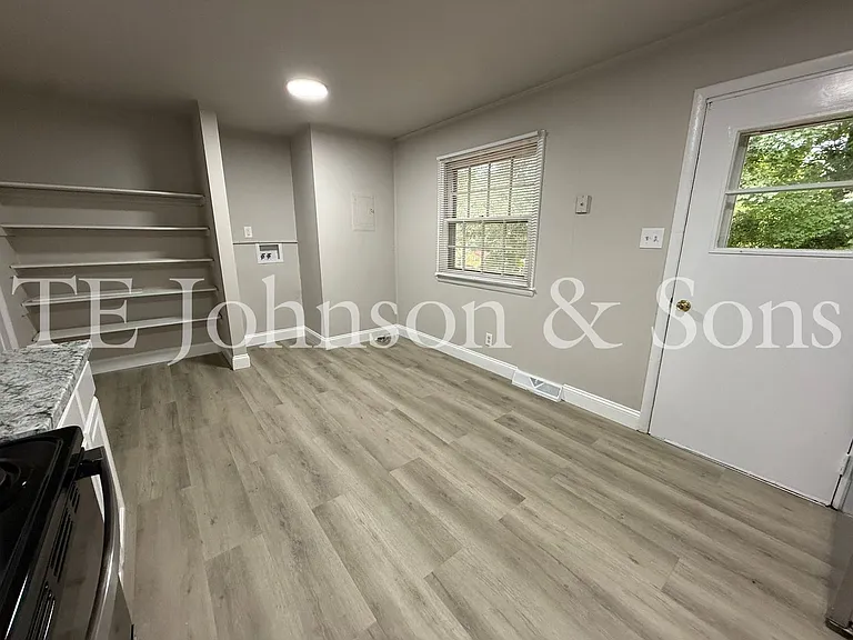 425 Cody Cir — Photo 9