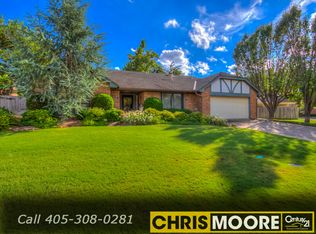 6116 N Lakeway Dr, Warr Acres, OK 73132