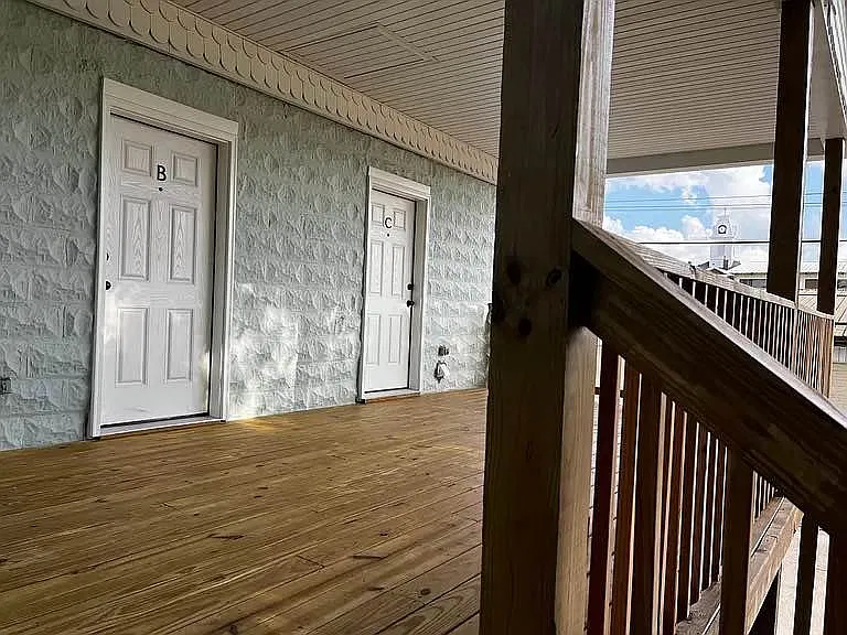 2 bed, $1,300 — Photo 4